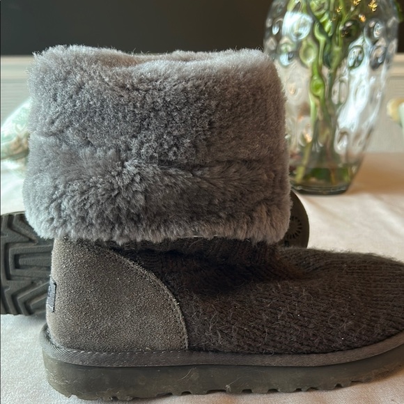 UGG Gray Winter Knit Boots - Picture 1 of 4